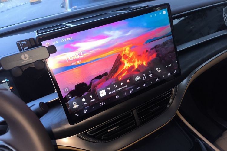 腾势D9 2024款 DM-i 980 四驱尊贵型中控内饰16