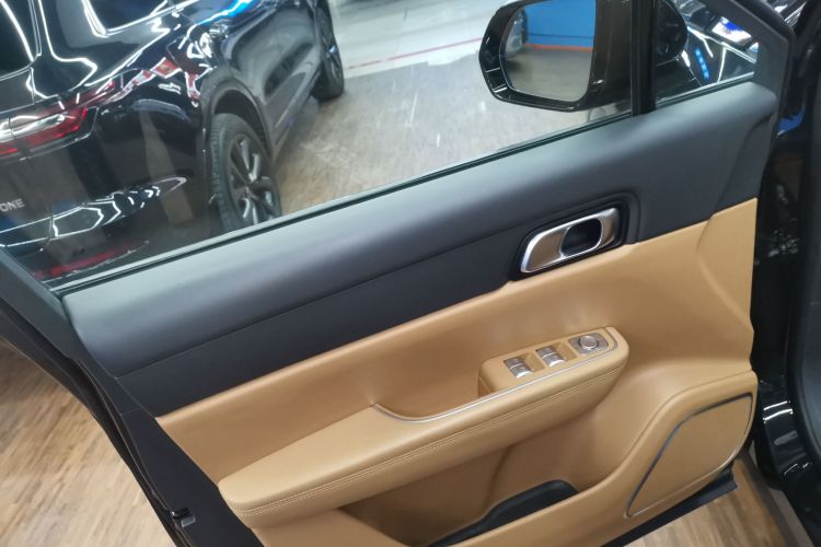 理想汽车 理想ONE 2021款 增程6座版中控内饰47