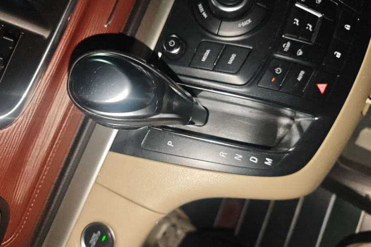 别克GL8 2017款 25S 豪华型 国V中控内饰18