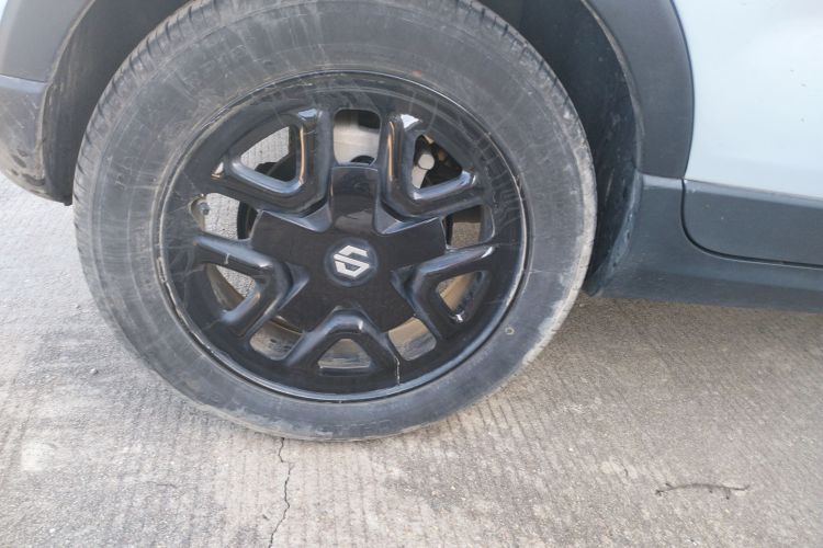 零跑汽车 零跑T03 2023款 403智享版车身外观6008