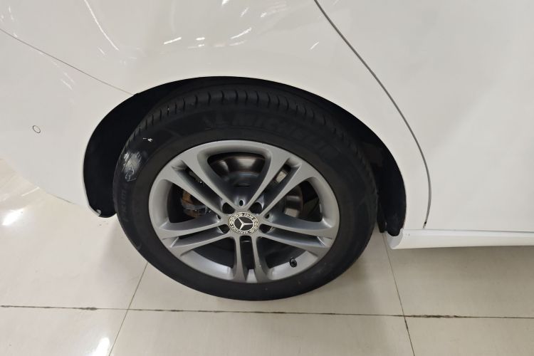 奔驰B级 2020款 B 200 动感型车身外观6008