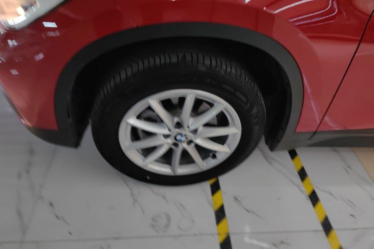 宝马X1 2019款 sDrive18Li 时尚型车身外观6007