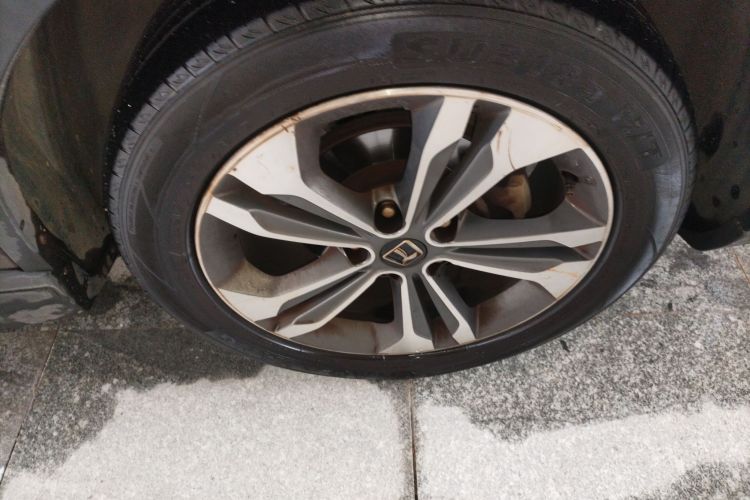 纳智捷 优6 SUV 2016款 1.8T 风尚超值型车身外观10