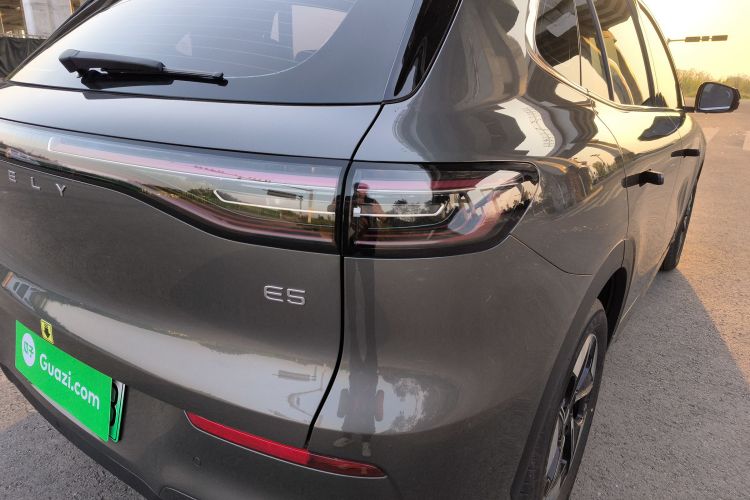 吉利银河 银河E5 2024款 530km 探索+版车身外观9