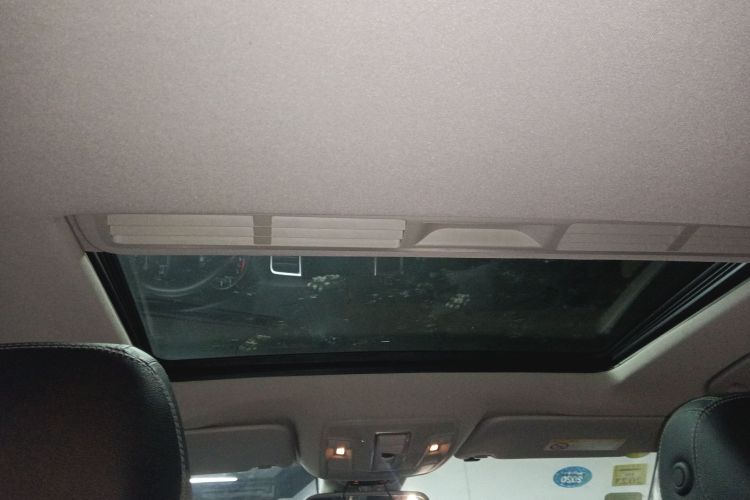 奔驰M级 2015款 ML 320 4MATIC中控内饰22