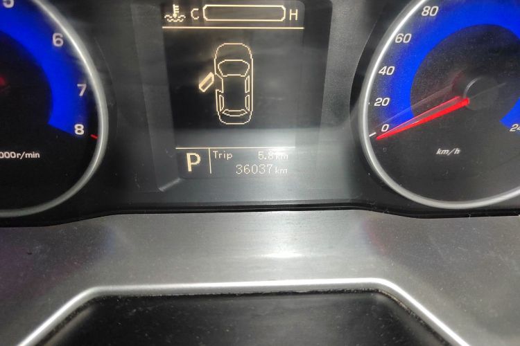 吉利汽车 帝豪 2015款 三厢 1.3T CVT向上版中控内饰15