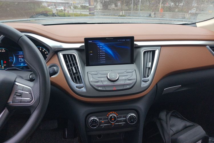 东南DX7 2018款 1.5T 自动荣耀版中控内饰16