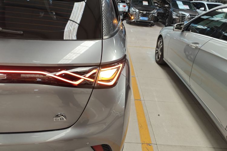 比亚迪 海豚 2023款 420km 时尚版车身外观9