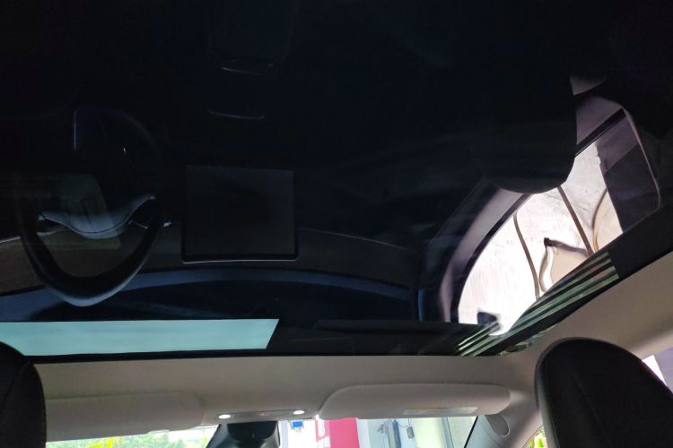 特斯拉 Model Y 2022款 后轮驱动版中控内饰22