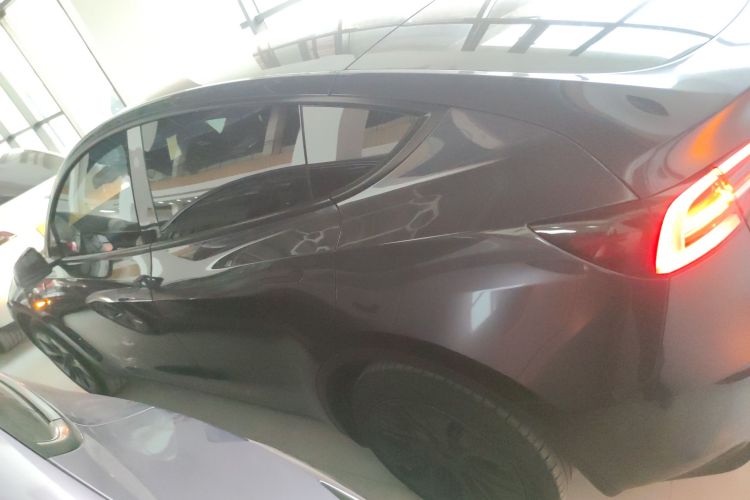 特斯拉 Model Y 2024款 长续航全轮驱动版车身外观6003