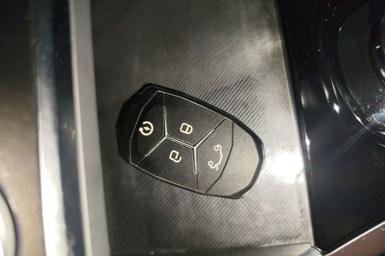 领克01 2019款 2.0T 两驱耀Pro版 国VI中控内饰7001