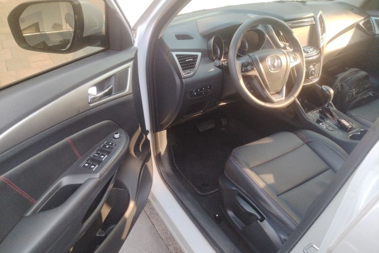 长安CS75 2016款 1.8T 自动精英型 国V中控内饰20