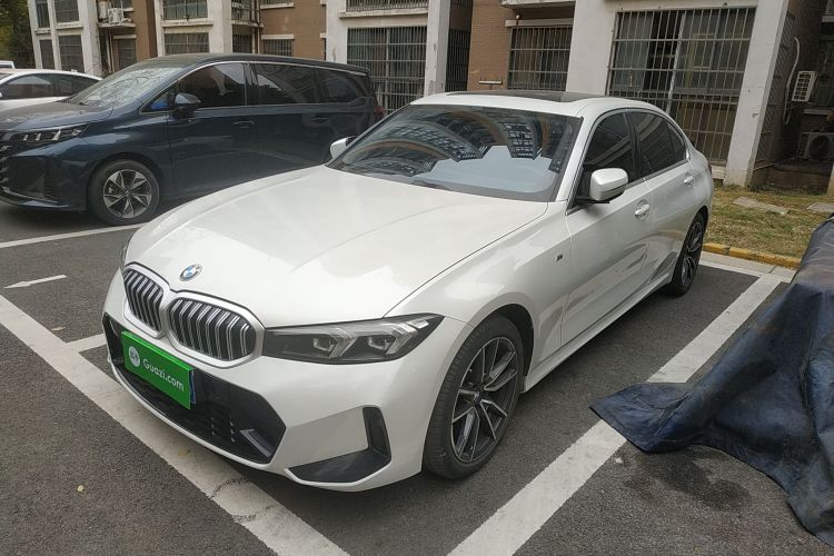 宝马3系 2023款 320Li M运动套装车身外观1