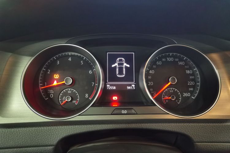 大众 高尔夫 2016款 230TSI 自动舒适型中控内饰14