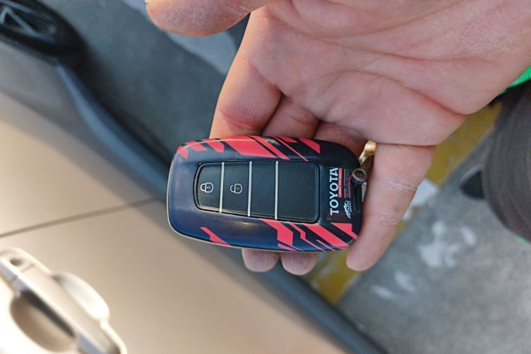 丰田C-HR 2020款 2.0L 领先版中控内饰11