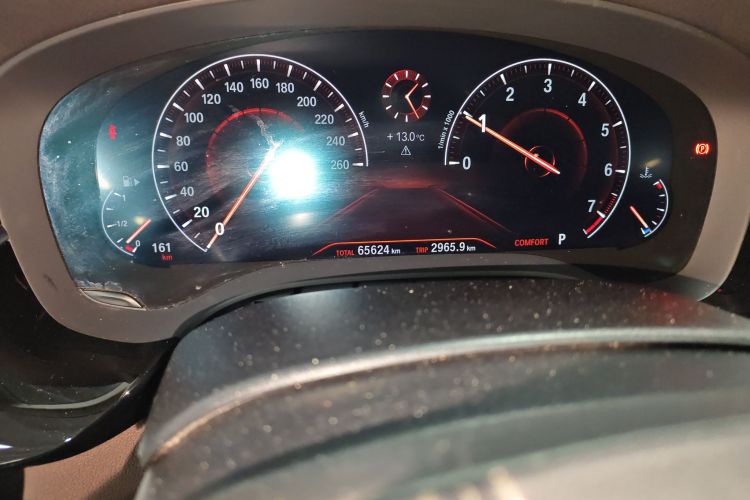 宝马5系 2019款 改款 525Li 豪华套装中控内饰15