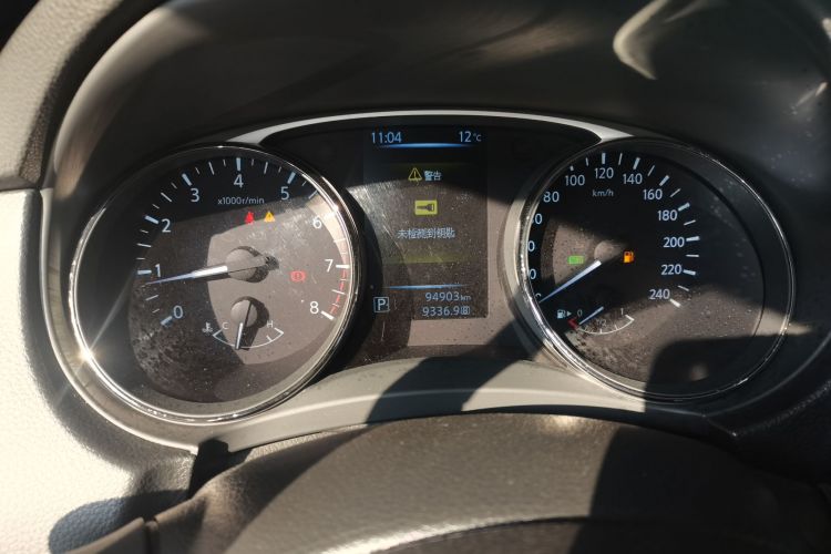 日产 奇骏 2015款 2.0L CVT舒适MAX版 2WD局部细节14