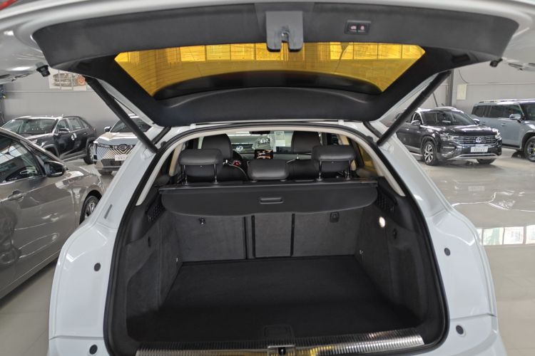 奥迪Q3 2017款 30 TFSI 风尚型机舱底盘23