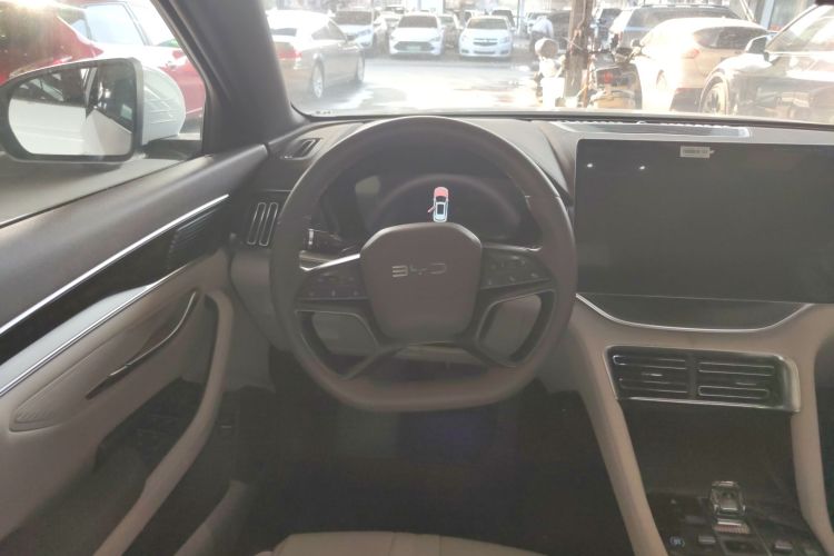 比亚迪 宋PLUS新能源 2025款 DM-i 智驾版 112KM 尊荣型局部细节13