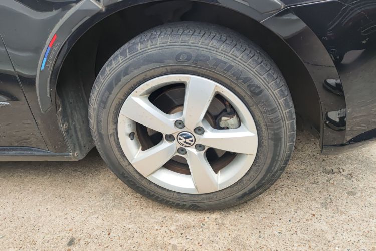 大众 朗逸 2013款 改款经典 1.6L 自动风尚版车身外观10