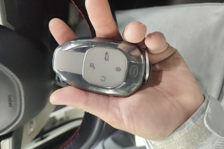 广汽传祺 传祺GS3 2023款 影速 270T 劲享版中控内饰11