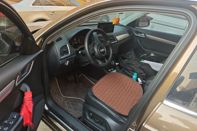 奥迪Q3 2015款 30 TFSI 舒适型中控内饰20