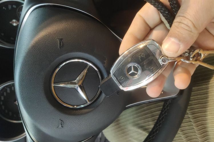 奔驰GLE轿跑 2018款 GLE 320 4MATIC 轿跑SUV中控内饰7001