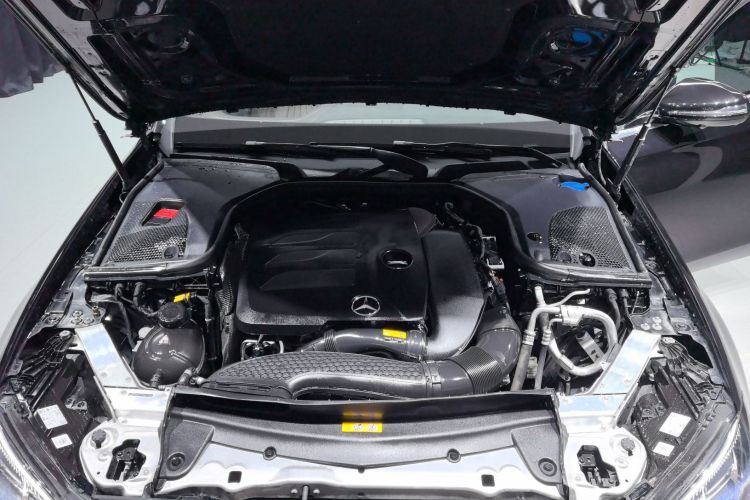 奔驰E级 2023款 改款 E 300 L 时尚型机舱底盘24