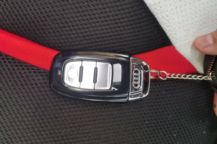 奥迪Q3 2016款 30 TFSI 标准型中控内饰11