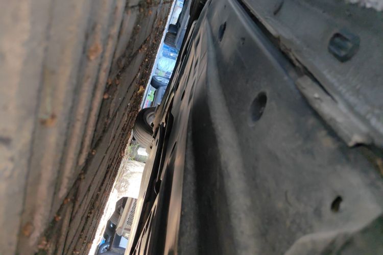 大众 朗逸 2021款 1.5L 自动风尚版机舱底盘29