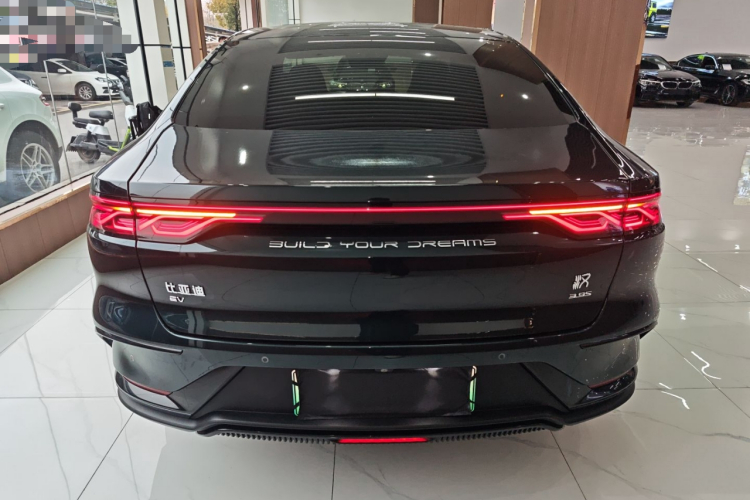 比亚迪 汉 2022款 EV 610KM四驱千山翠限量版车身外观6