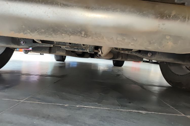 丰田 威兰达 2023款 2.0L CVT两驱豪华PLUS版局部细节9009