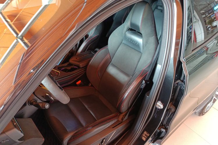 领克05 2020款 2.0TD 四驱劲Halo中控内饰19