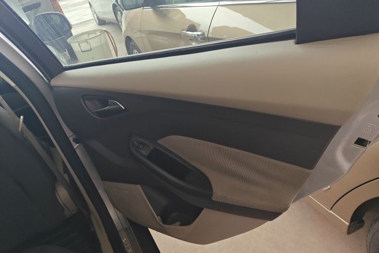 福特 福克斯 2012款 三厢 1.6L 手动舒适型中控内饰7006