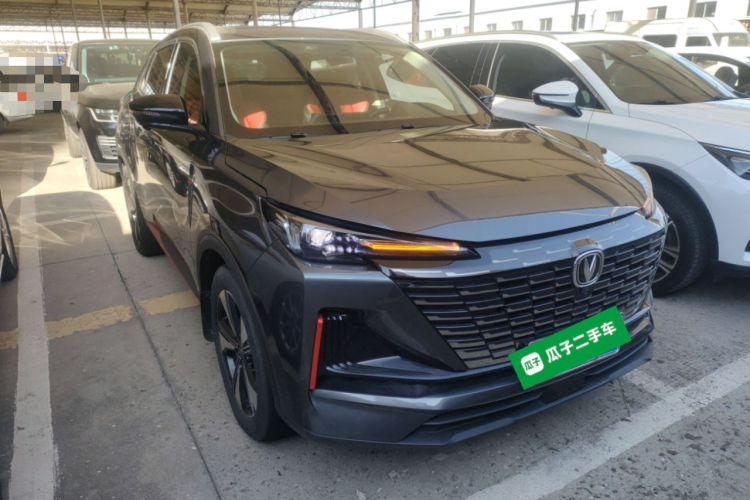 长安CS55PLUS 2022款 第二代 1.5T DCT尊贵型车身外观3