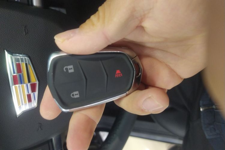 凯迪拉克XT4 2022款 28T 两驱风尚型中控内饰7001