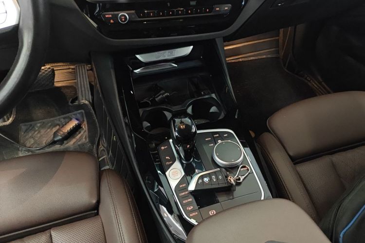 宝马X3 2022款 改款 xDrive25i M运动套装中控内饰18