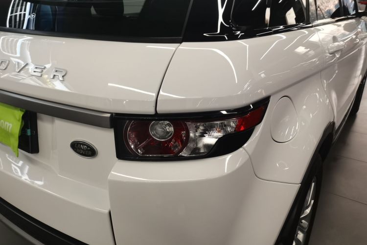 路虎 揽胜极光(进口) 2014款 2.0T 5门耀享版车身外观9