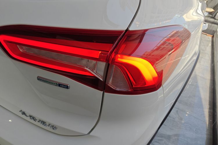 福特 福克斯 2021款 猎装版 EcoBoost 180 自动猎潮型车身外观6006