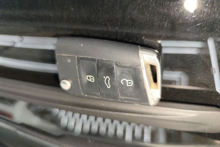 大众 途观L 2022款 330TSI 自动两驱舒享版中控内饰7001