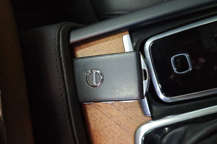 沃尔沃XC90 2019款 T6 智逸版 7座 国VI中控内饰11