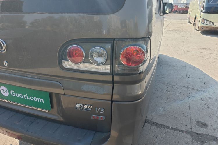 东风风行 菱智 2017款 V3 1.5L 7座标准型车身外观9