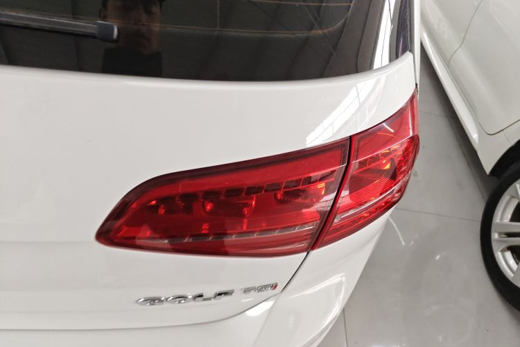 大众 高尔夫 2016款 230TSI 自动舒适型车身外观9