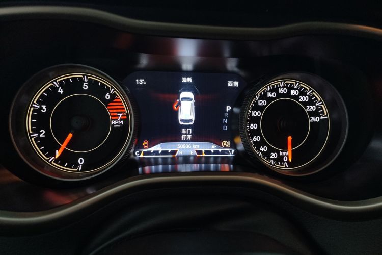 Jeep 自由光 2017款 2.0L 优越版中控内饰14