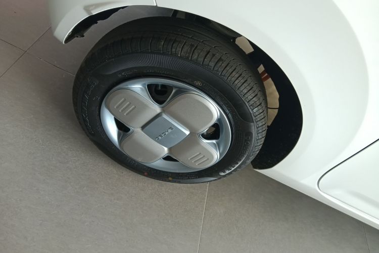 吉利银河 2024款 熊猫mini 200km 耐力熊车身外观6002