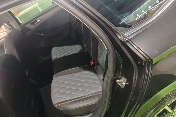 大众 速腾 2023款 300TSI DSG卓越版中控内饰7004