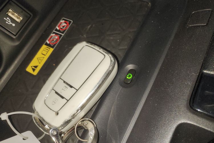 丰田 RAV4荣放 2023款 2.0L CVT两驱风尚Plus版中控内饰11