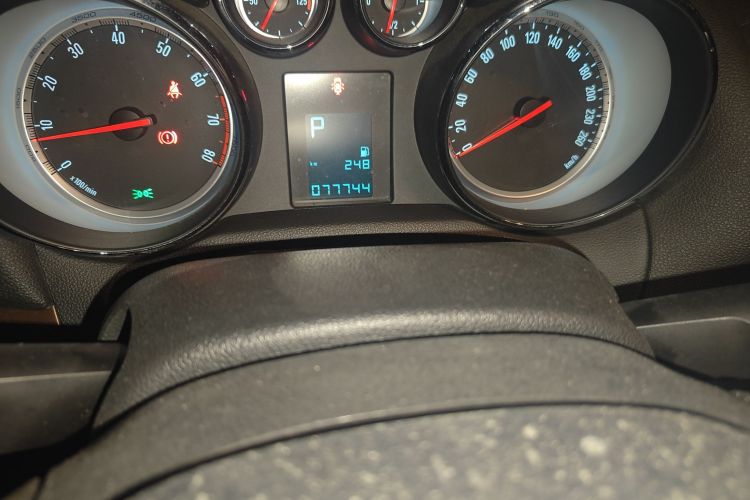 别克 昂科拉 2013款 1.4T 自动两驱精英型中控内饰15