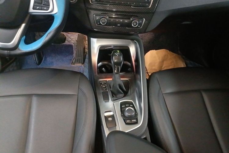 宝马X1 2019款 sDrive20Li 领先型中控内饰18