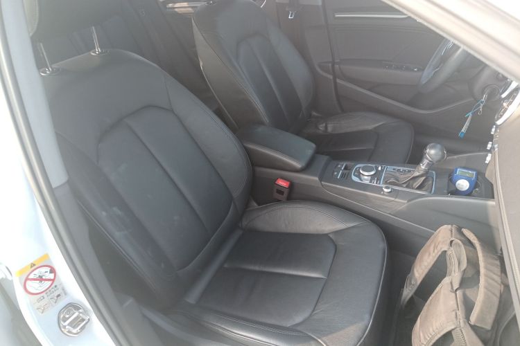 奥迪A3 2018款 30周年年型 Limousine 35 TFSI 风尚型局部细节41